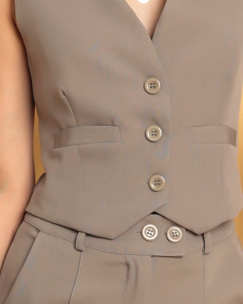 Women's Vest and Tailored Trousers Set - Elegant Fashion